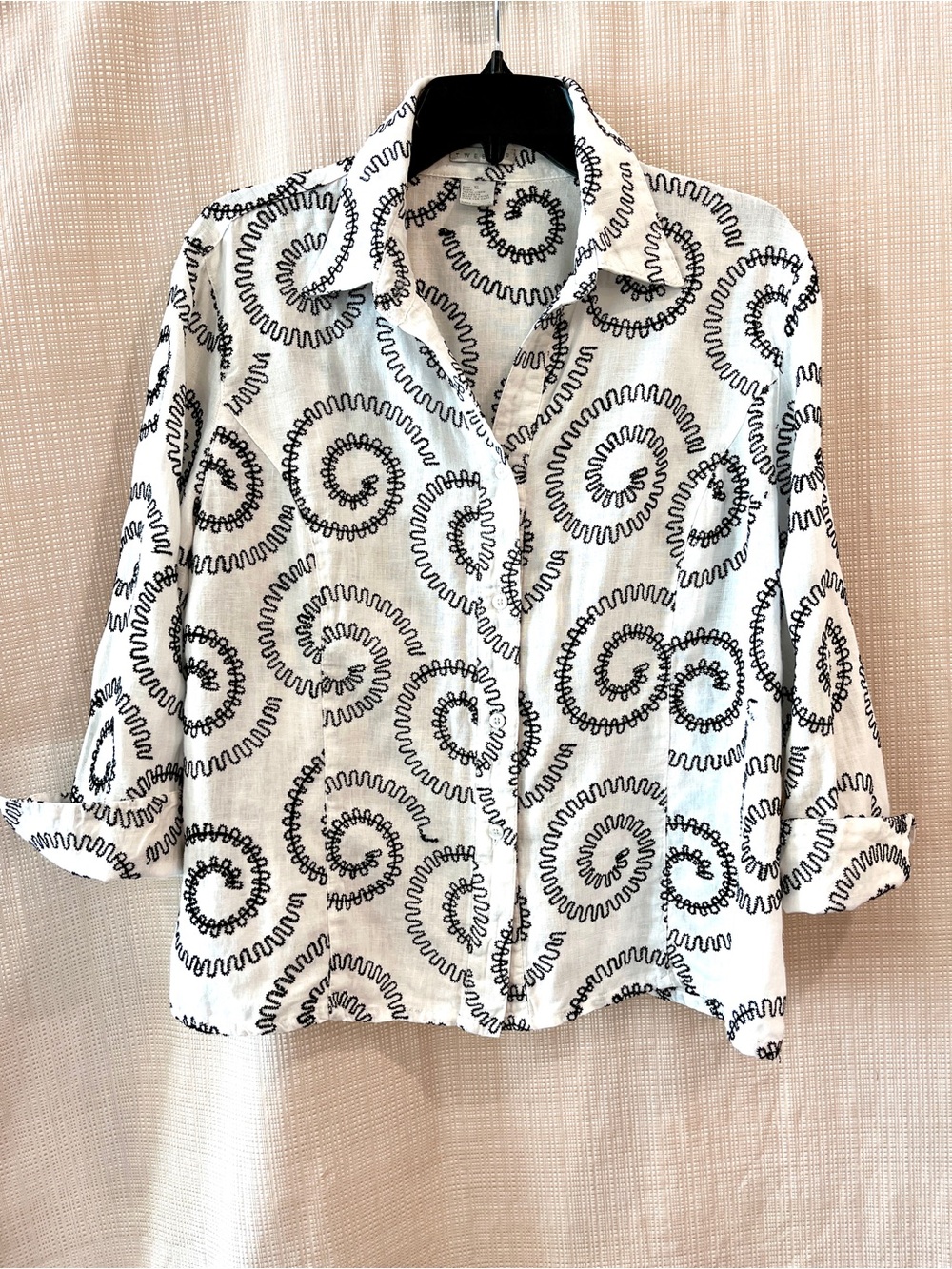 Vintage 90s 100% Linen White Embroidered Button-Down Shirt Summer Cottagecore